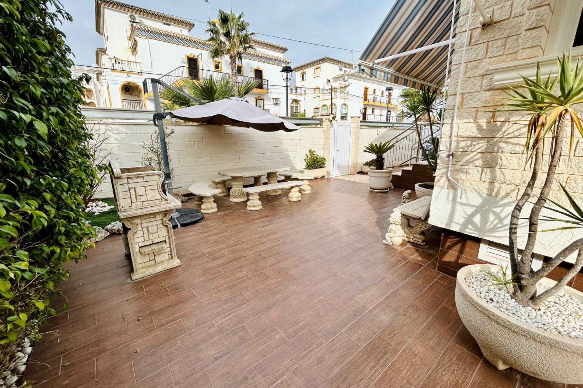 Resale - Villa / House - Torrevieja - La Mata