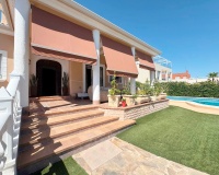 Resale - Villa / House - Torrevieja - La Mata