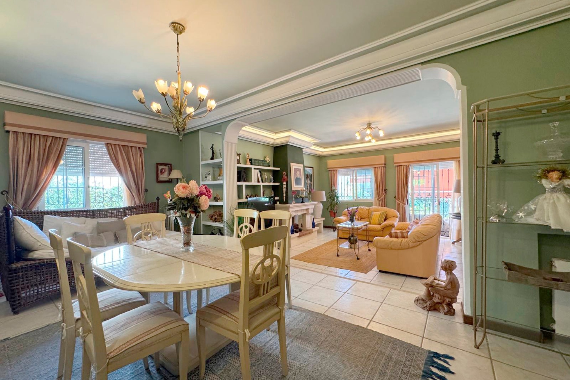 Resale - Villa / House - Torrevieja - La Mata