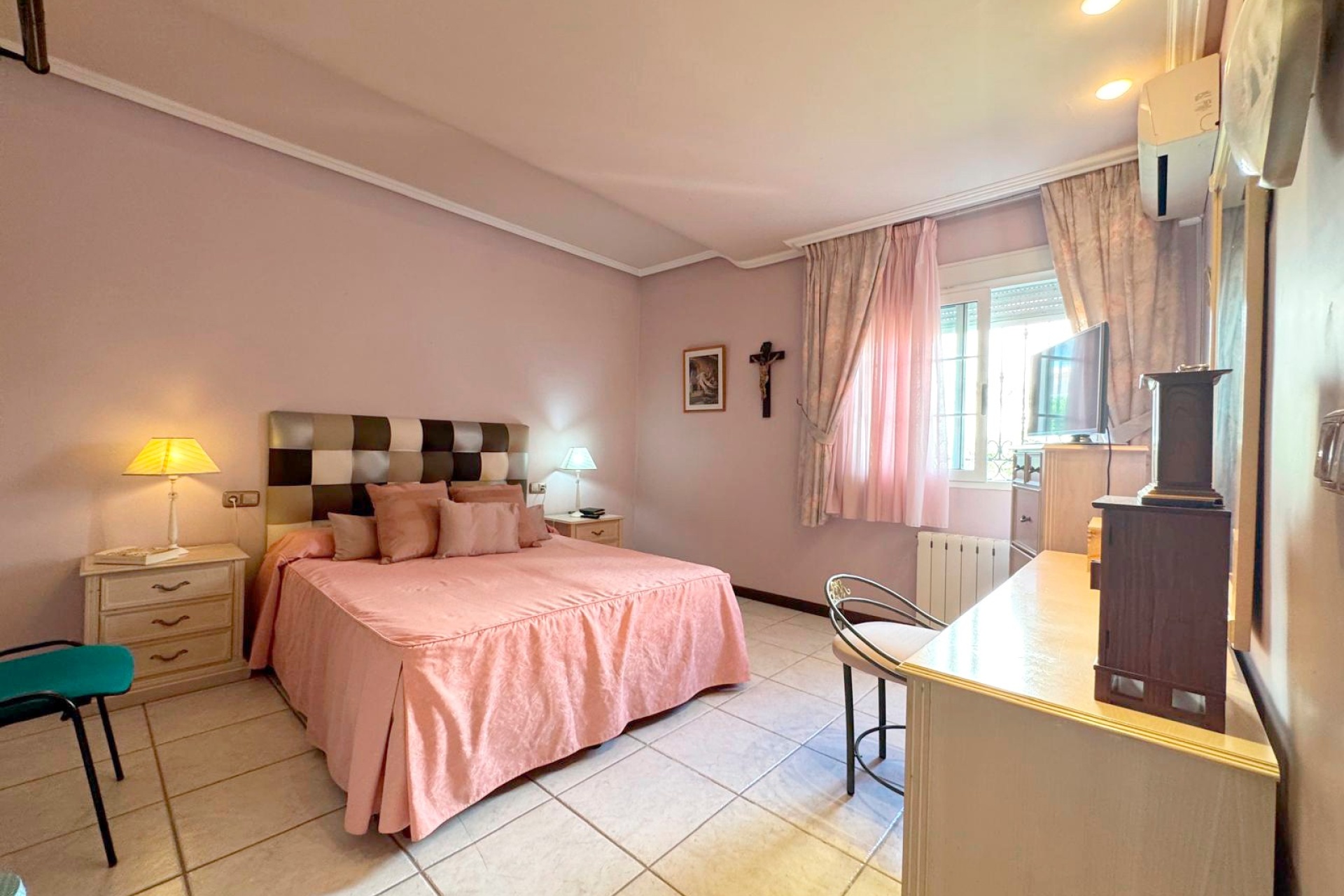 Resale - Villa / House - Torrevieja - La Mata