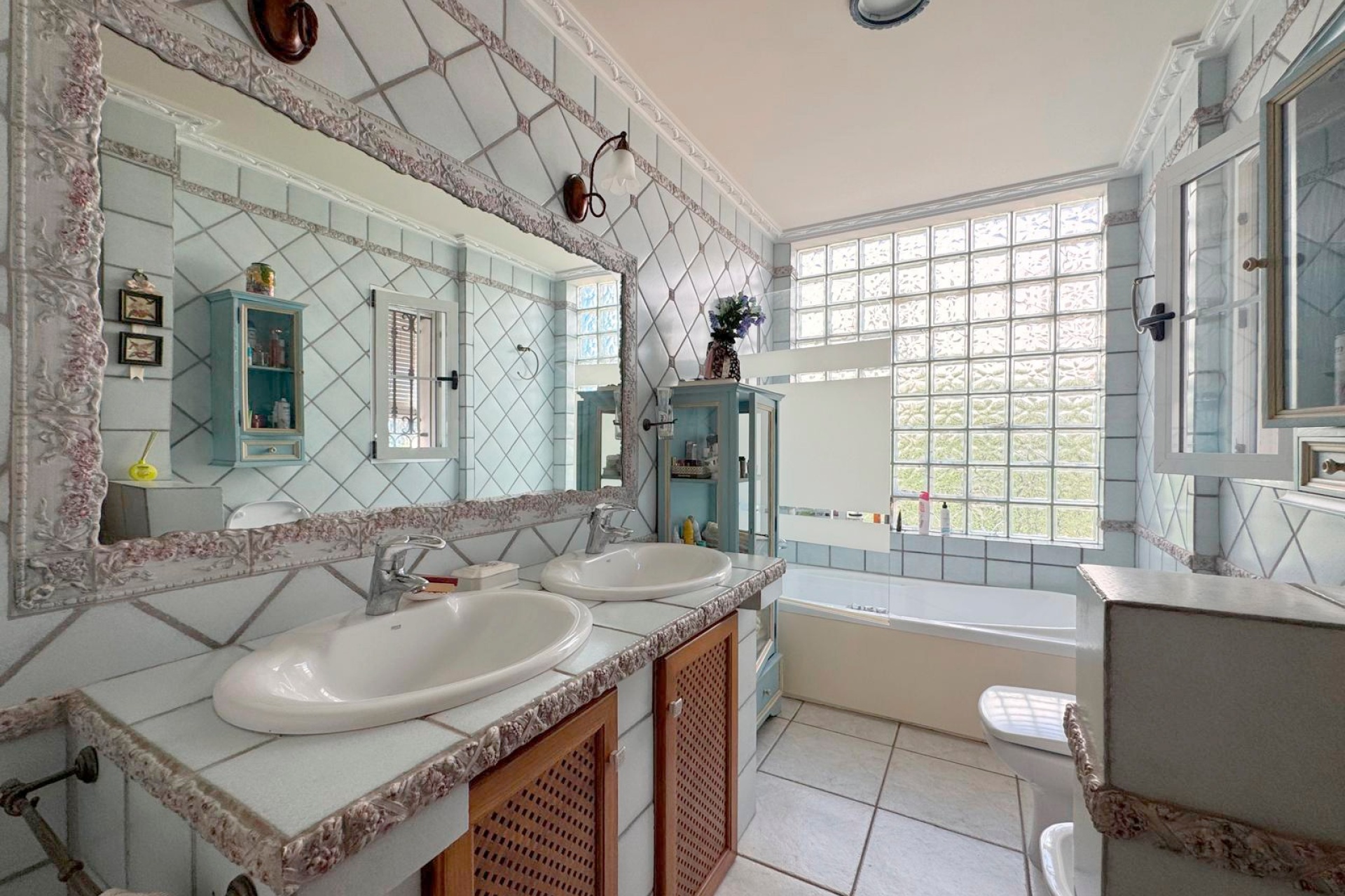 Resale - Villa / House - Torrevieja - La Mata