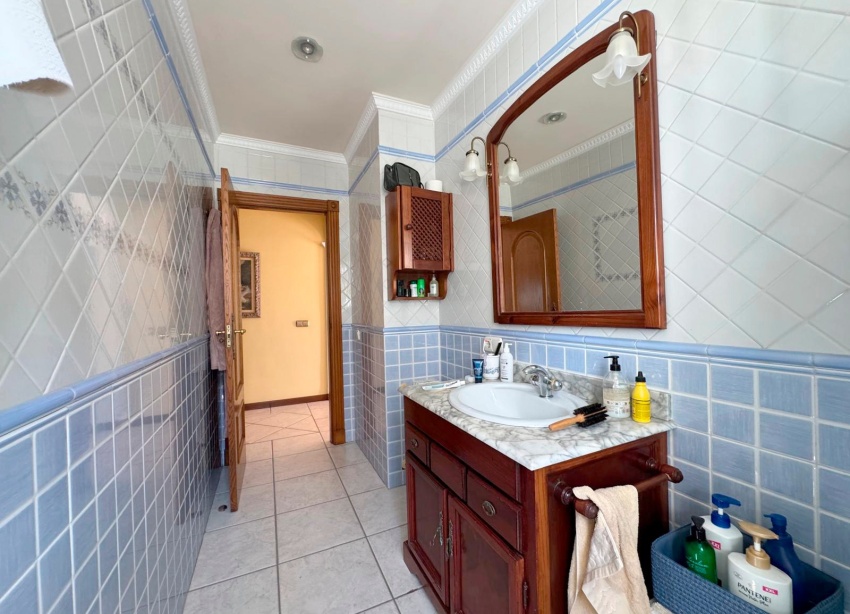 Resale - Villa / House - Torrevieja - La Mata