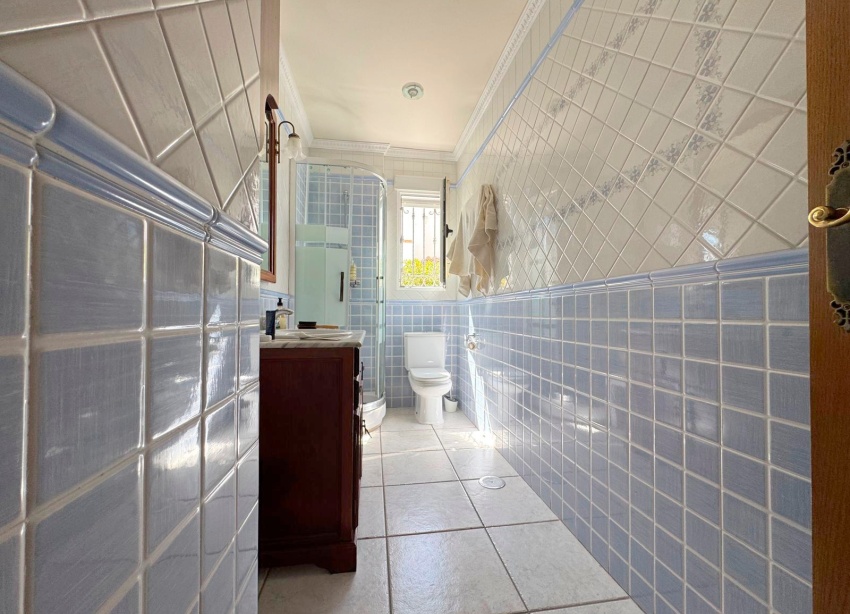 Resale - Villa / House - Torrevieja - La Mata