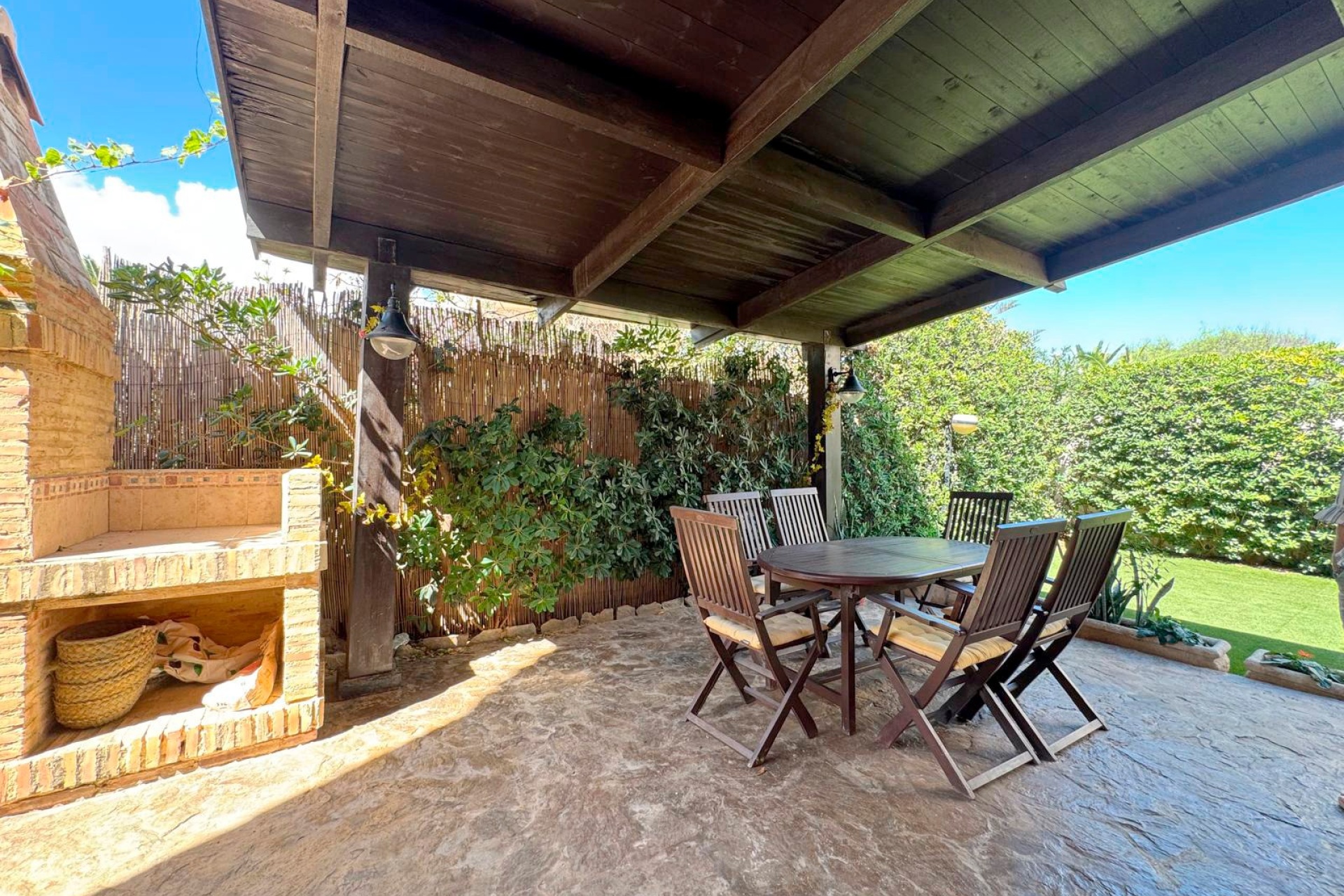 Resale - Villa / House - Torrevieja - La Mata