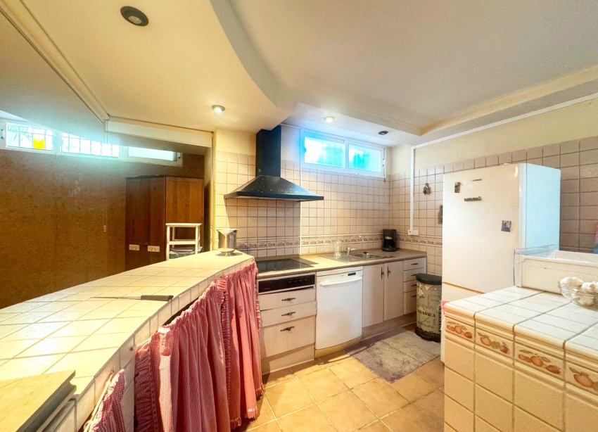 Resale - Villa / House - Torrevieja - La Mata