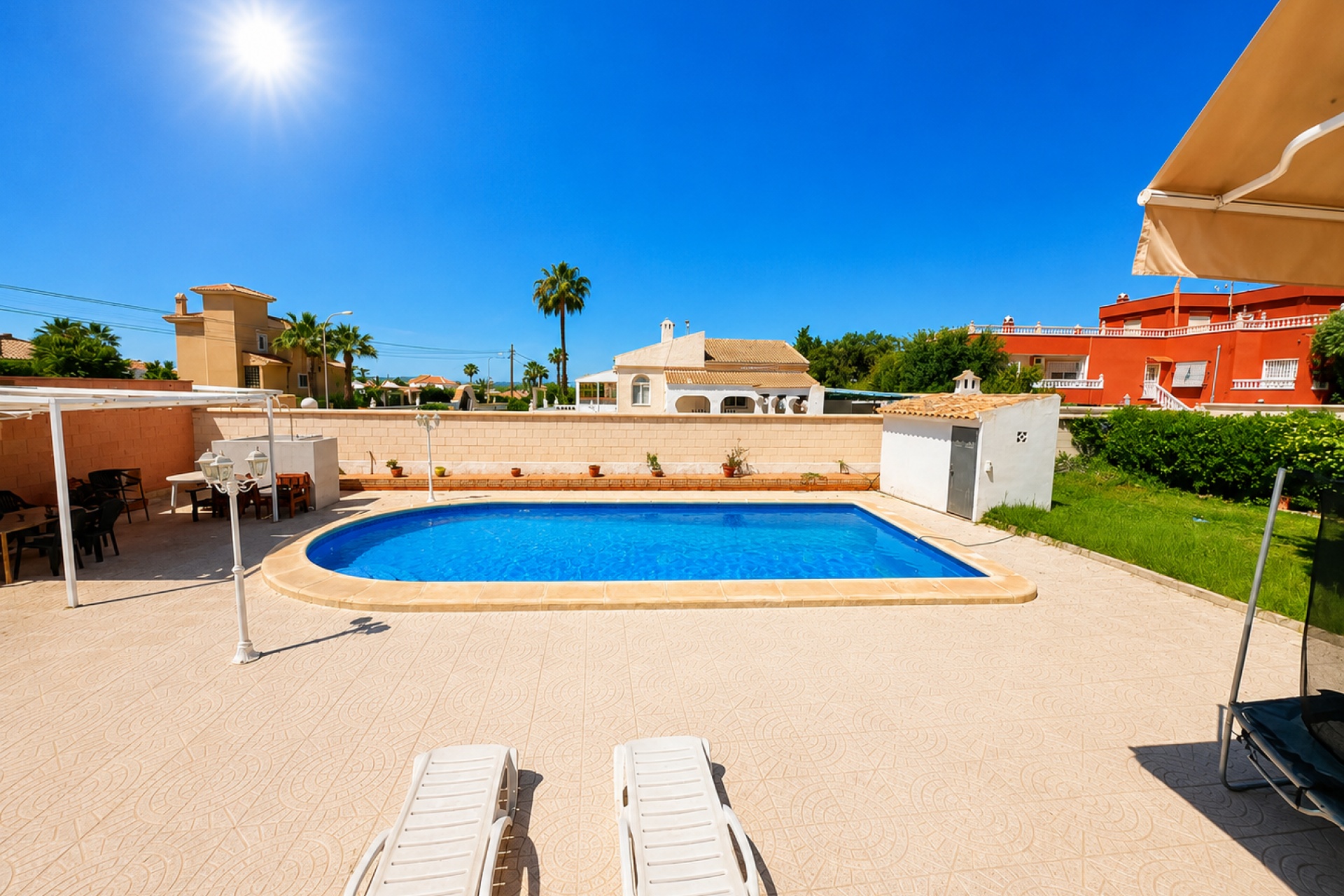 Resale - Villa / House - Torrevieja - La Siesta