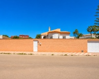 Resale - Villa / House - Torrevieja - La Siesta
