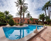 Resale - Villa / House - Torrevieja - La Siesta