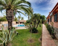 Resale - Villa / House - Torrevieja - La Siesta