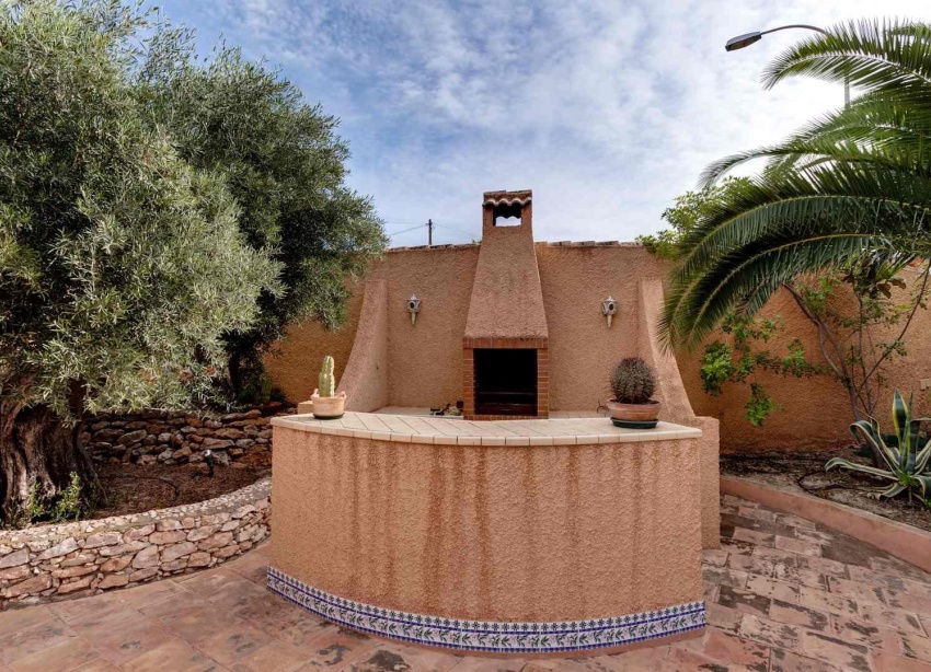 Resale - Villa / House - Torrevieja - La Siesta