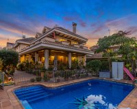 Resale - Villa / House - Torrevieja - La Veleta