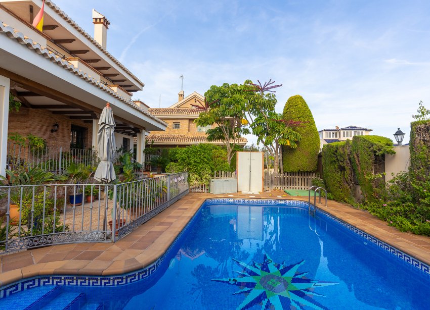 Resale - Villa / House - Torrevieja - La Veleta