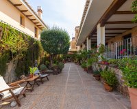 Resale - Villa / House - Torrevieja - La Veleta