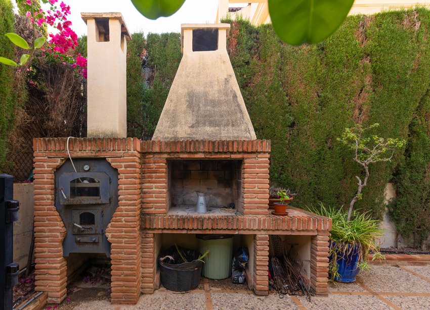 Resale - Villa / House - Torrevieja - La Veleta