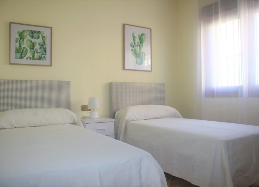 Resale - Villa / House - Torrevieja - Los Altos