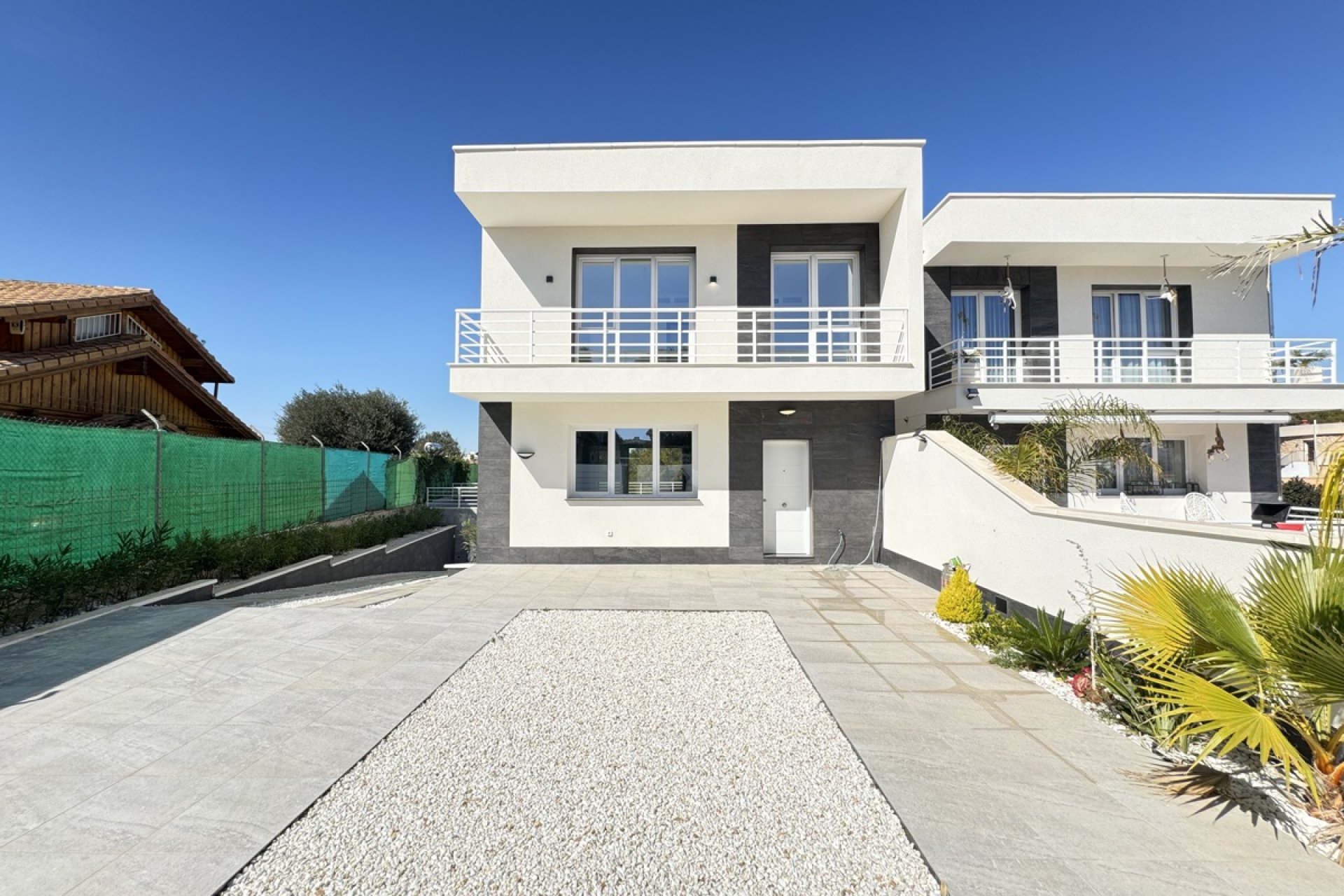 Resale - Villa / House - Torrevieja - Los Balcones
