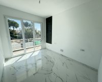Resale - Villa / House - Torrevieja - Los Balcones