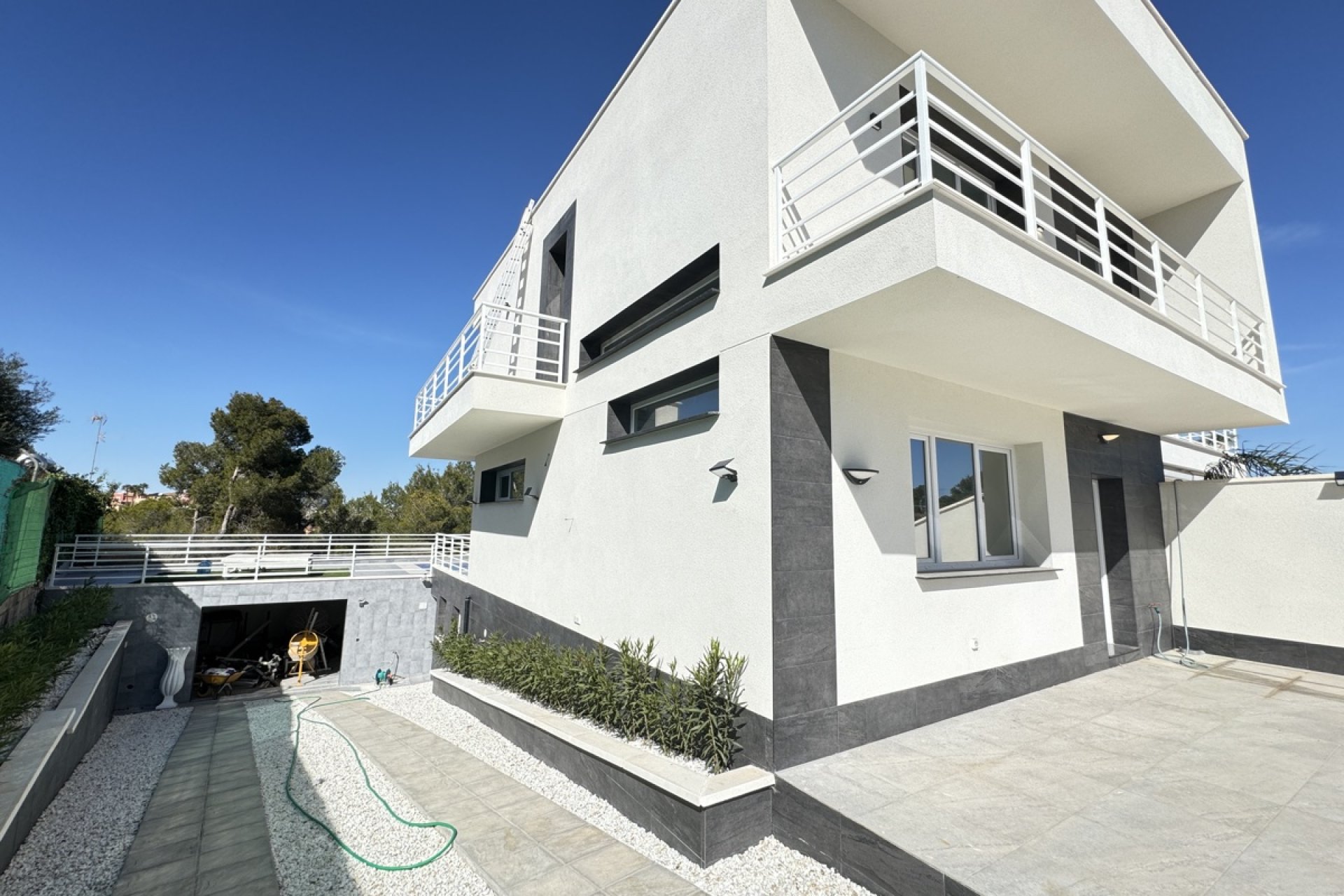 Resale - Villa / House - Torrevieja - Los Balcones
