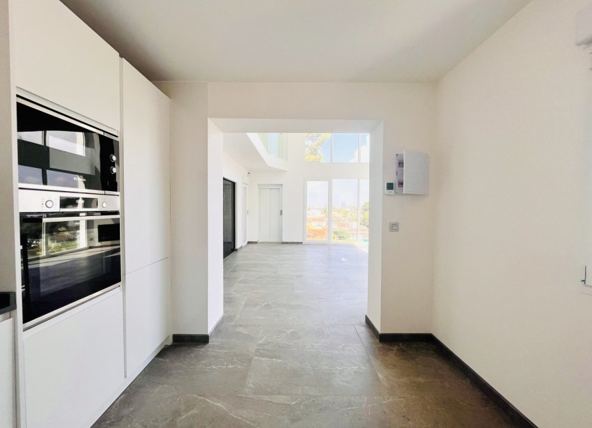 Resale - Villa / House - Torrevieja - Los Balcones