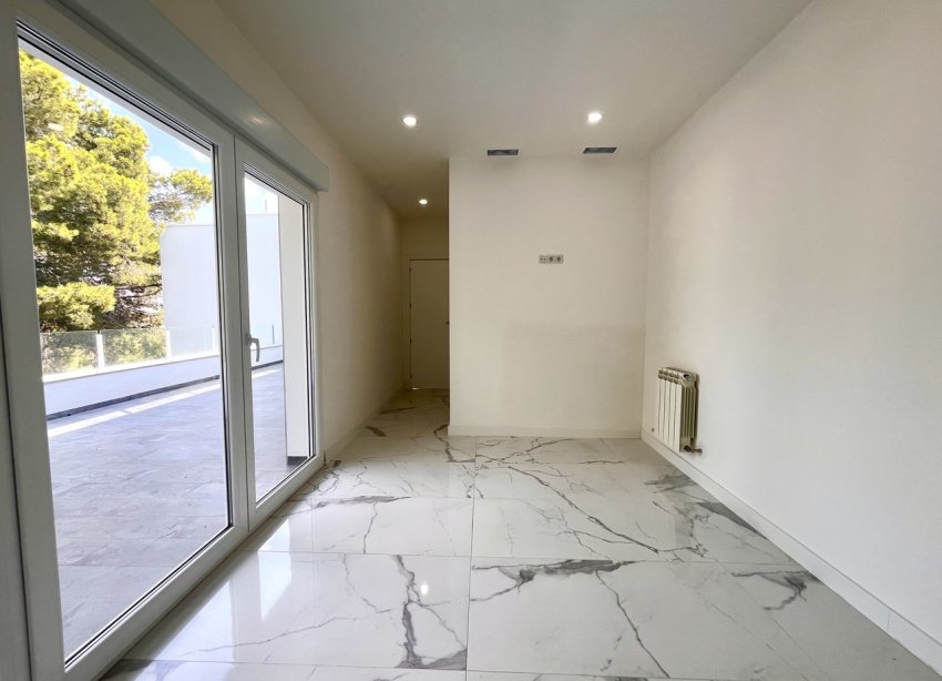 Resale - Villa / House - Torrevieja - Los Balcones