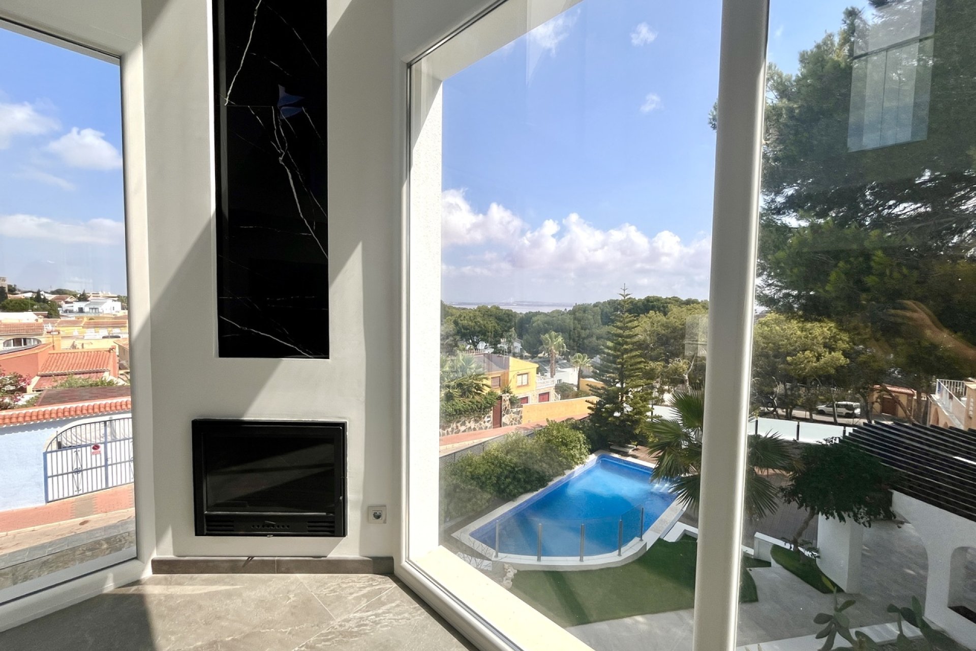 Resale - Villa / House - Torrevieja - Los Balcones
