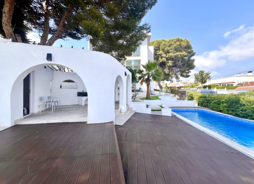Resale - Villa / House - Torrevieja - Los Balcones