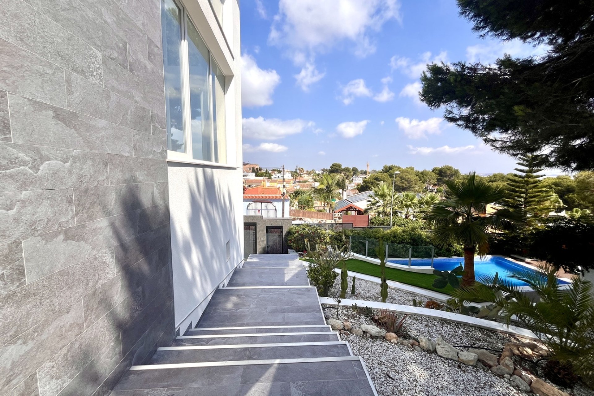Resale - Villa / House - Torrevieja - Los Balcones