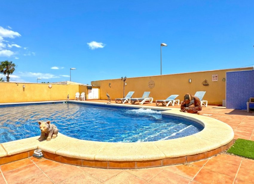 Resale - Villa / House - Torrevieja - Los Balcones