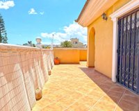 Resale - Villa / House - Torrevieja - Los Balcones