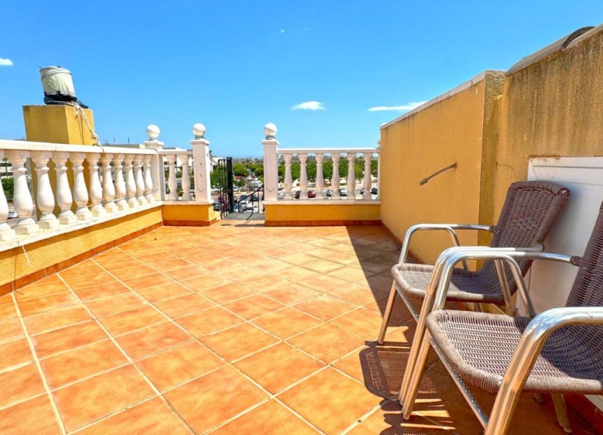Resale - Villa / House - Torrevieja - Los Balcones