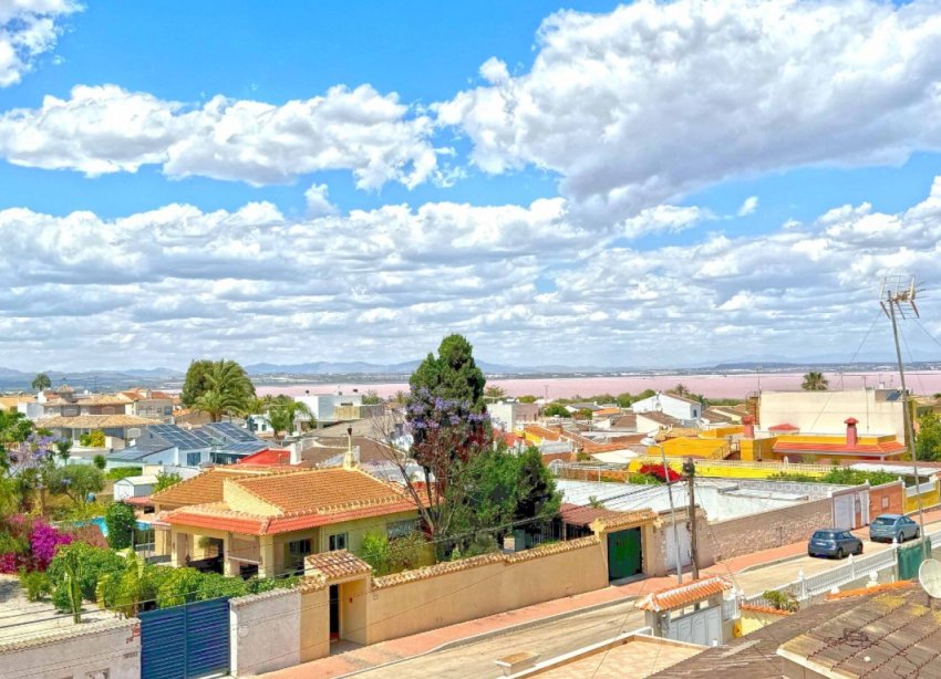 Resale - Villa / House - Torrevieja - Los Balcones