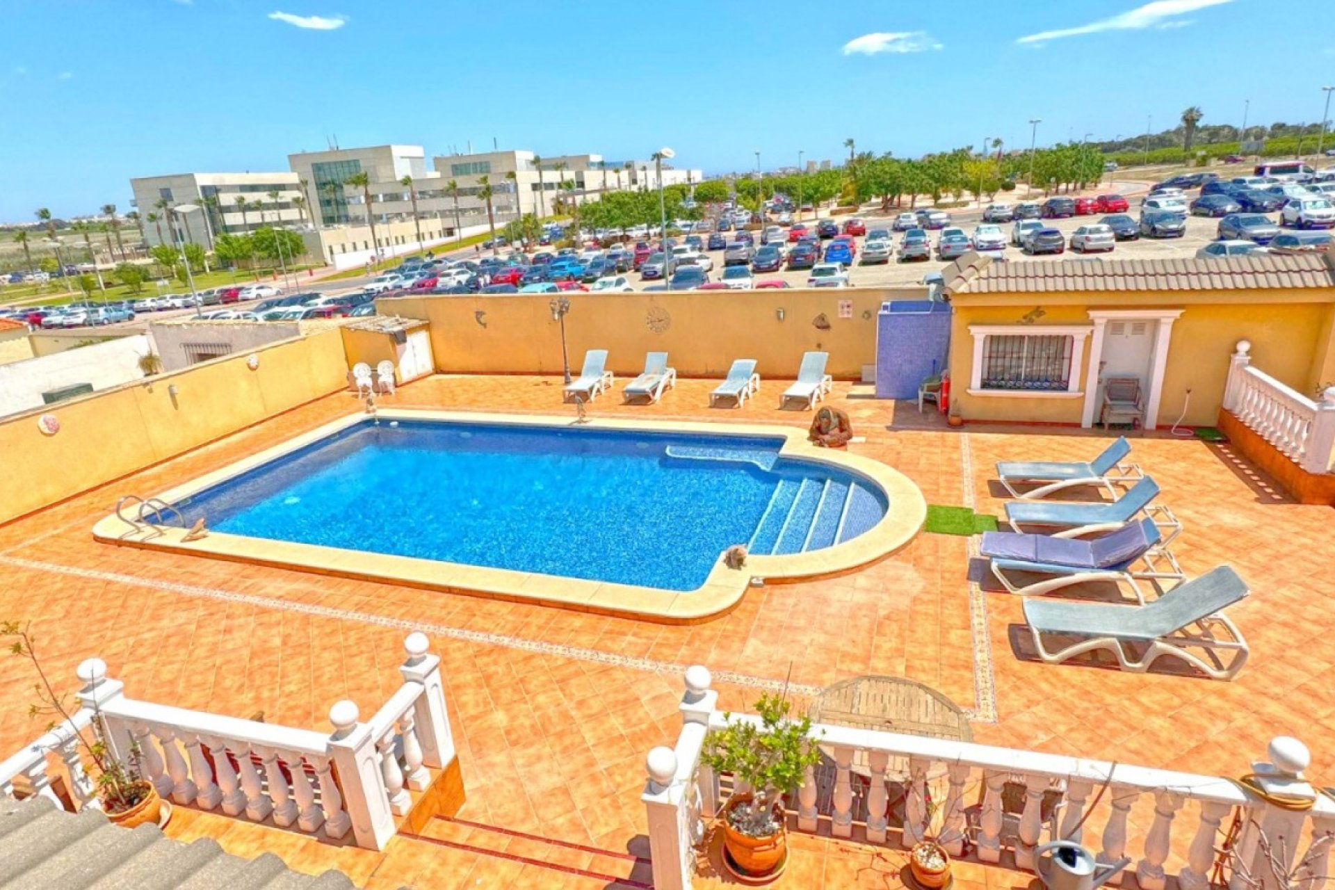 Resale - Villa / House - Torrevieja - Los Balcones