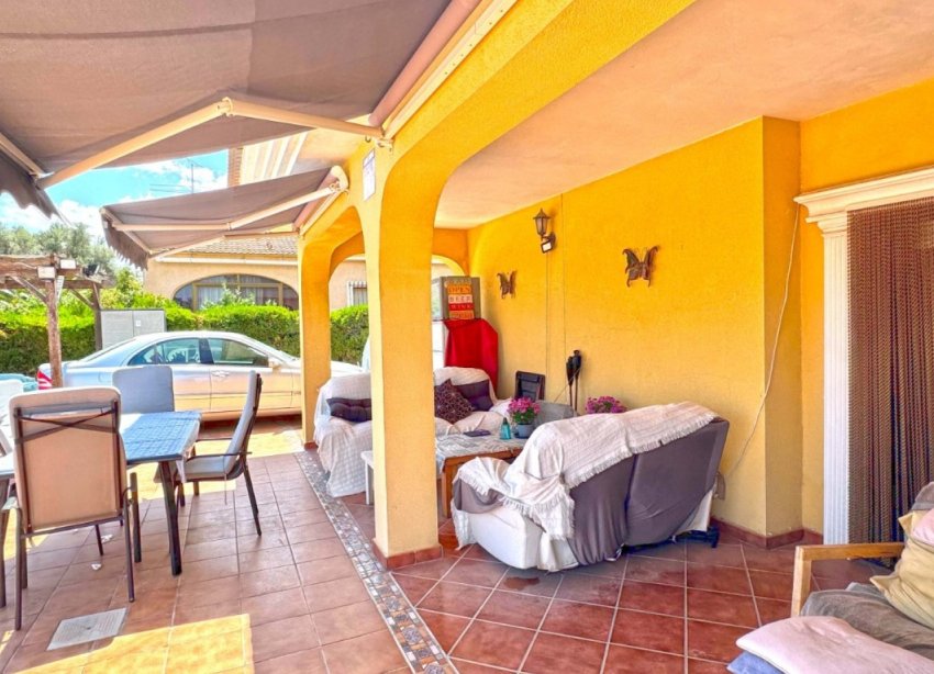 Resale - Villa / House - Torrevieja - Los Balcones