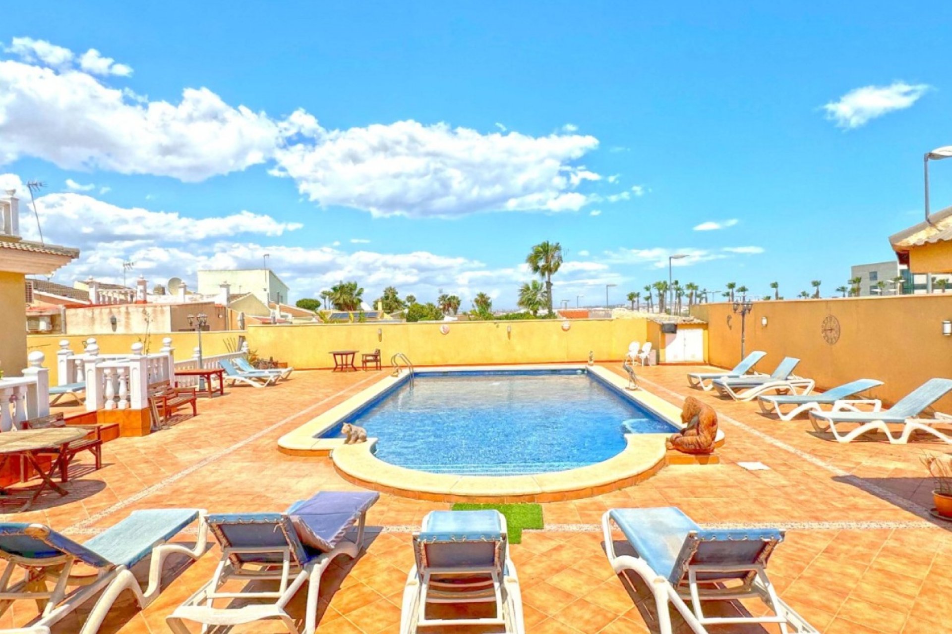 Resale - Villa / House - Torrevieja - Los Balcones