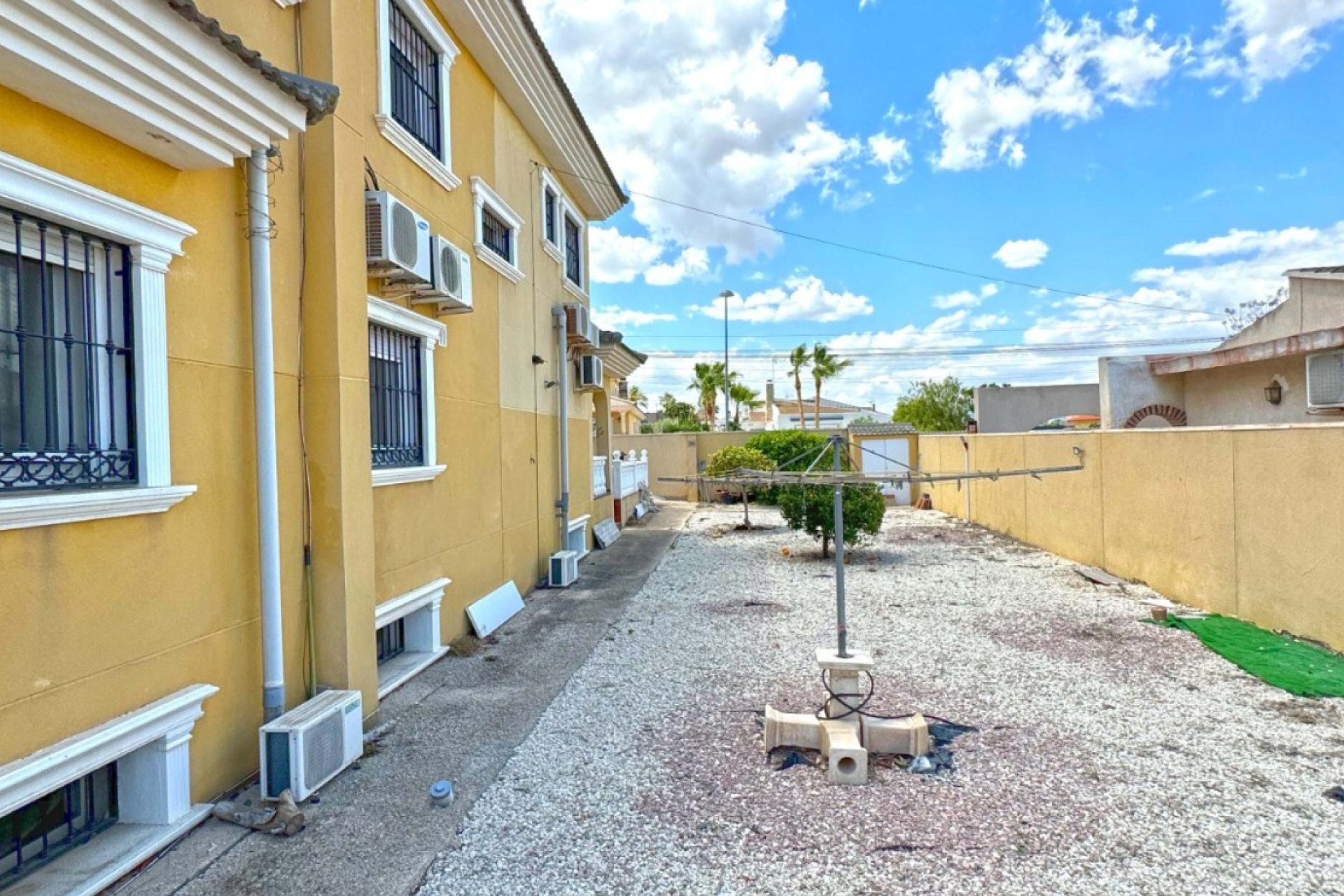 Resale - Villa / House - Torrevieja - Los Balcones