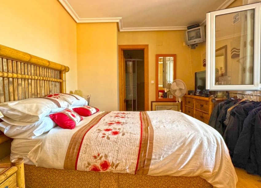 Resale - Villa / House - Torrevieja - Los Balcones