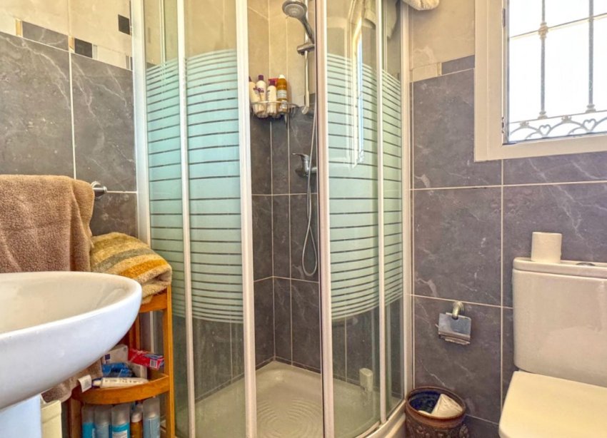 Resale - Villa / House - Torrevieja - Los Balcones