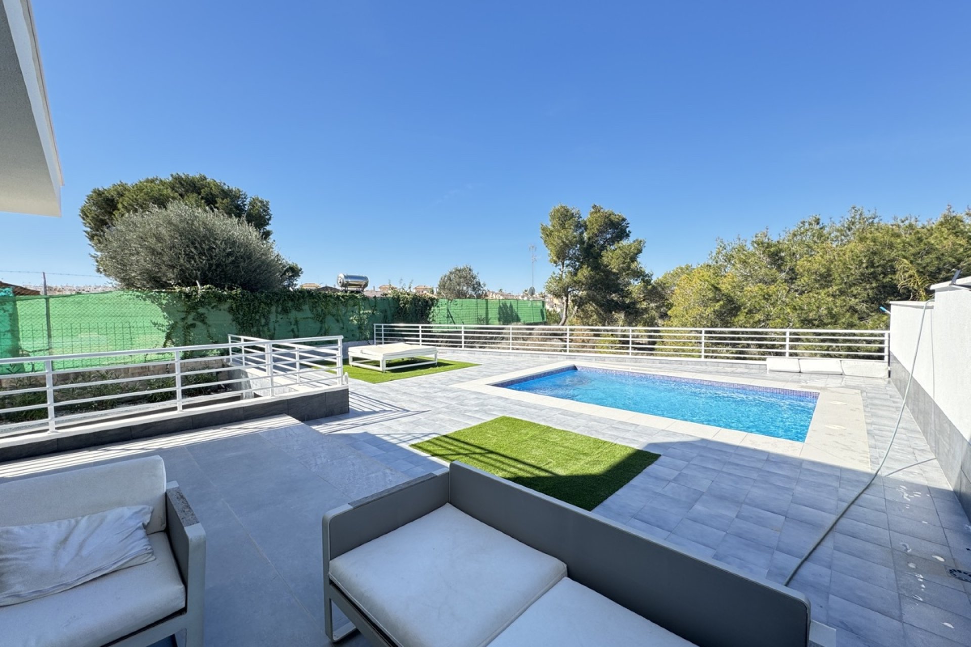 Resale - Villa / House - Torrevieja - Los Balcones
