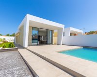 Resale - Villa / House - Torrevieja - Los Balcones