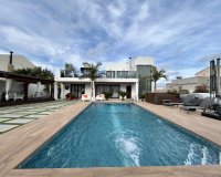 Resale - Villa / House - Torrevieja - Los Balcones