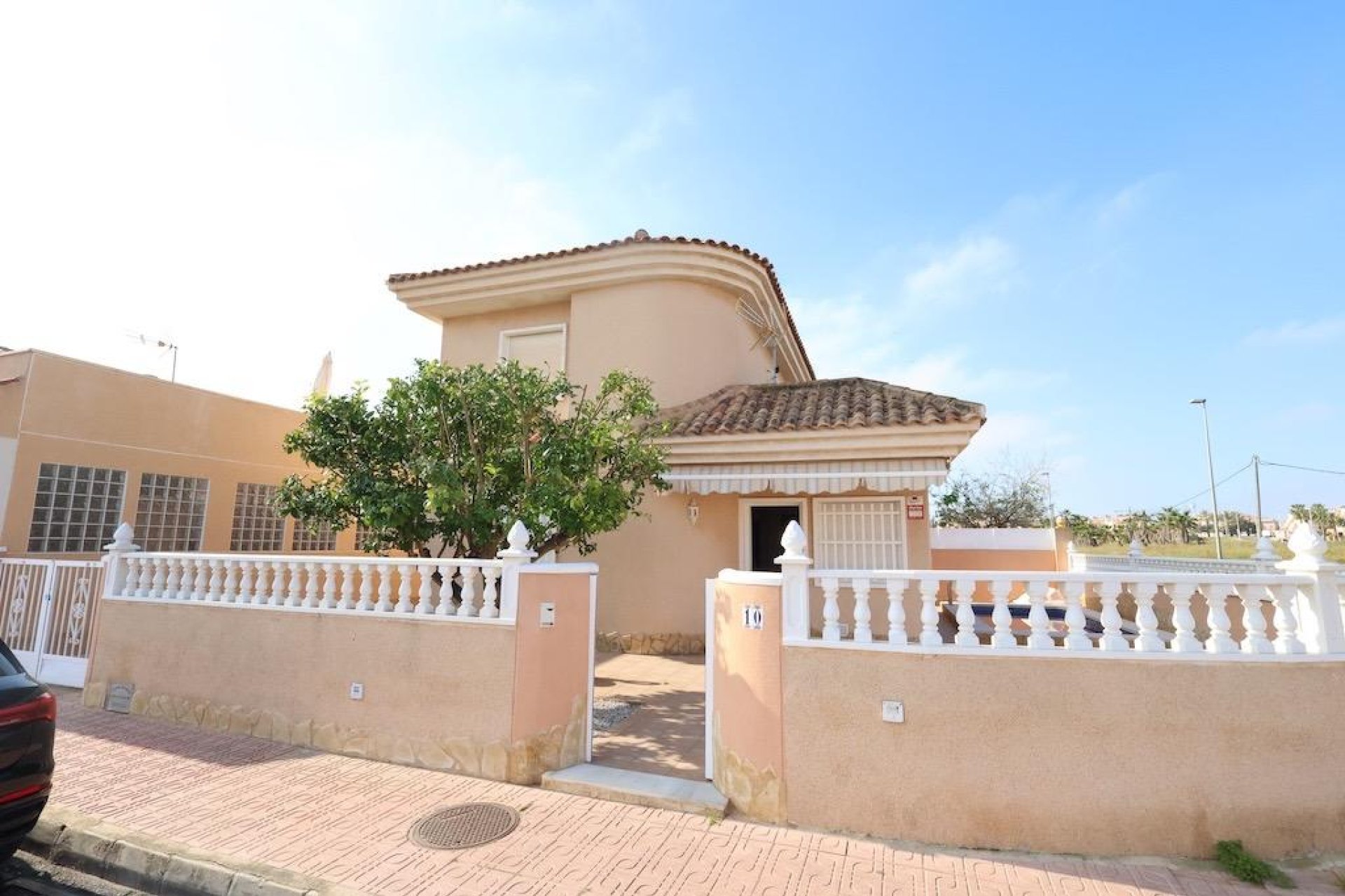Resale - Villa / House - Torrevieja - Los Balcones
