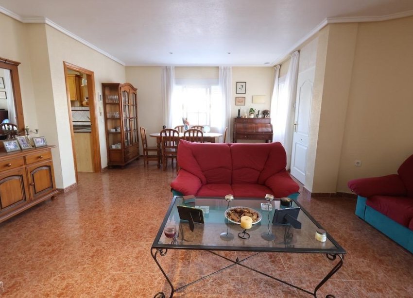 Resale - Villa / House - Torrevieja - Los Balcones