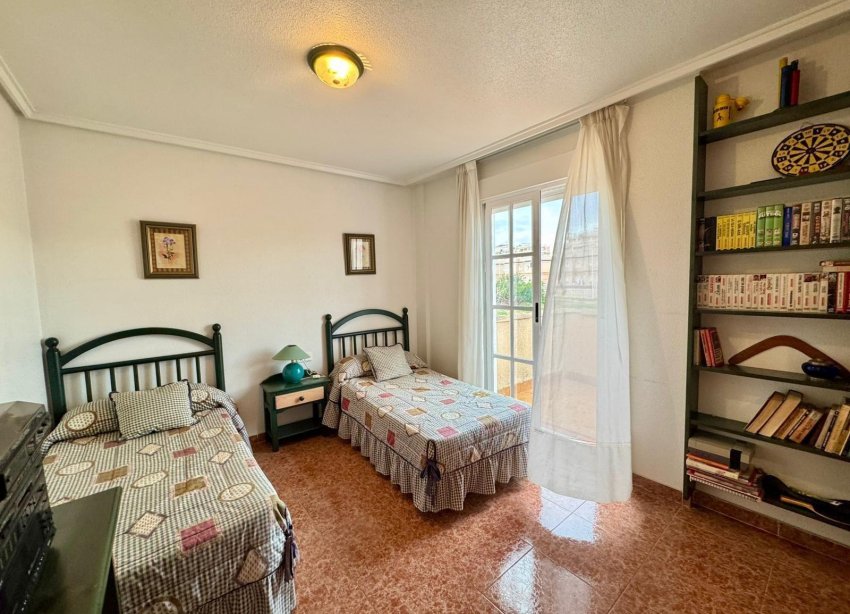Resale - Villa / House - Torrevieja - Los Balcones