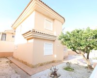 Resale - Villa / House - Torrevieja - Los Balcones
