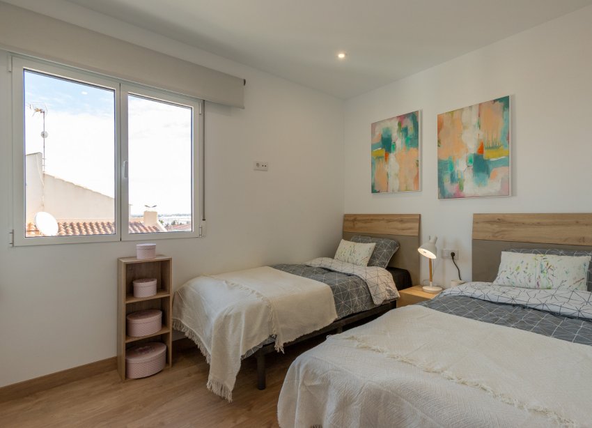 Resale - Villa / House - Torrevieja - Los Balcones
