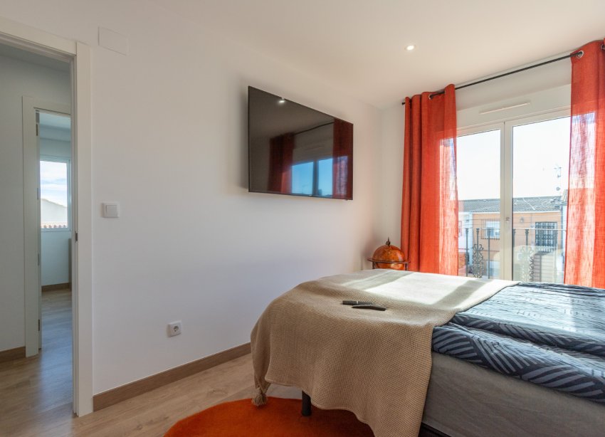 Resale - Villa / House - Torrevieja - Los Balcones