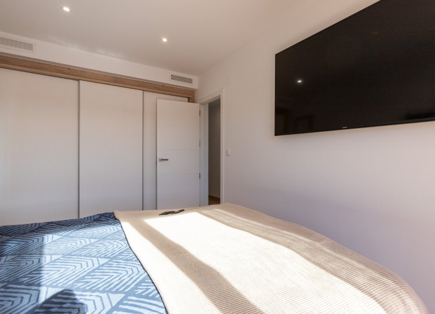 Resale - Villa / House - Torrevieja - Los Balcones