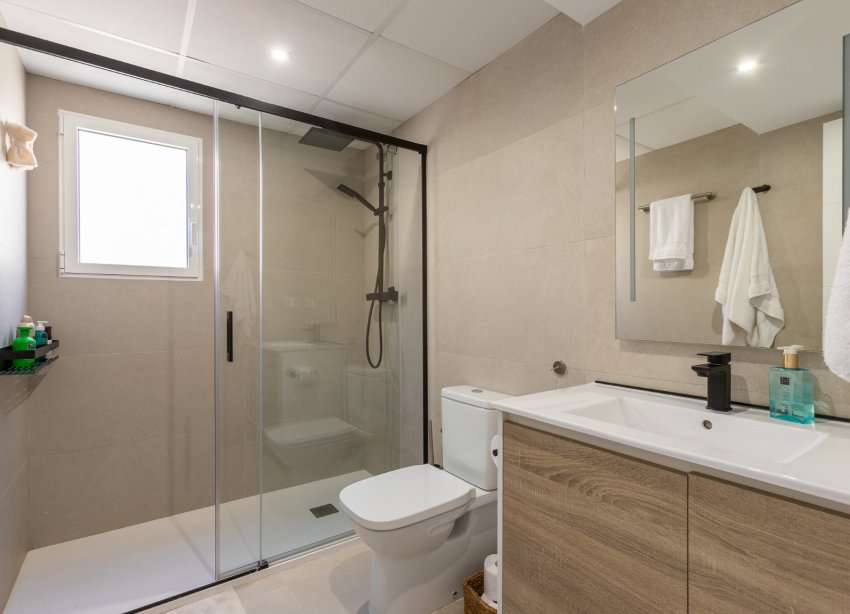 Resale - Villa / House - Torrevieja - Los Balcones