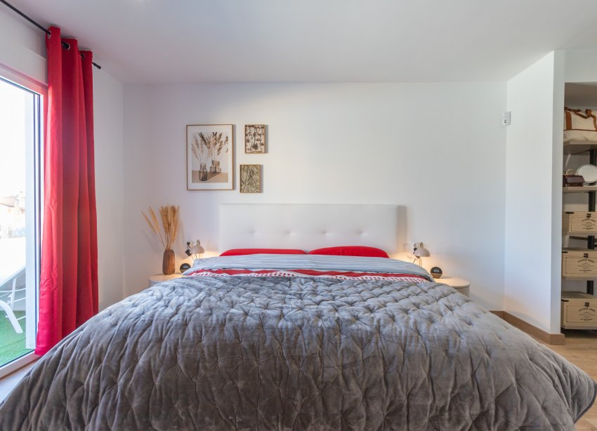 Resale - Villa / House - Torrevieja - Los Balcones
