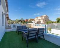 Resale - Villa / House - Torrevieja - Los Balcones